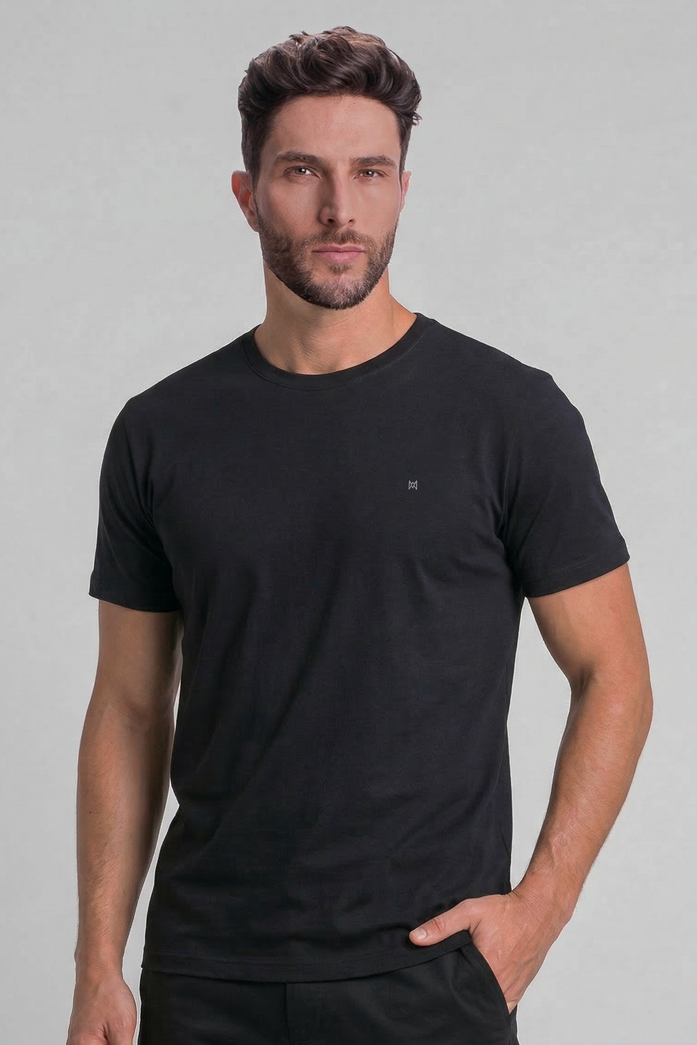 CAMISETA BÁSICA PREMIUM EM ALGODÃO PIMA