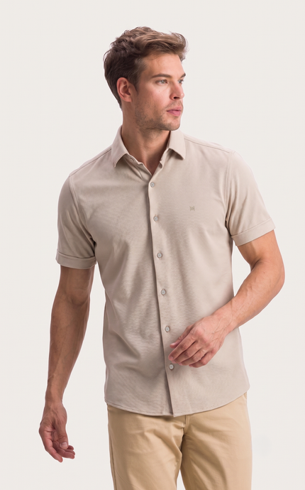 Camisa Masculina com Gola Casual