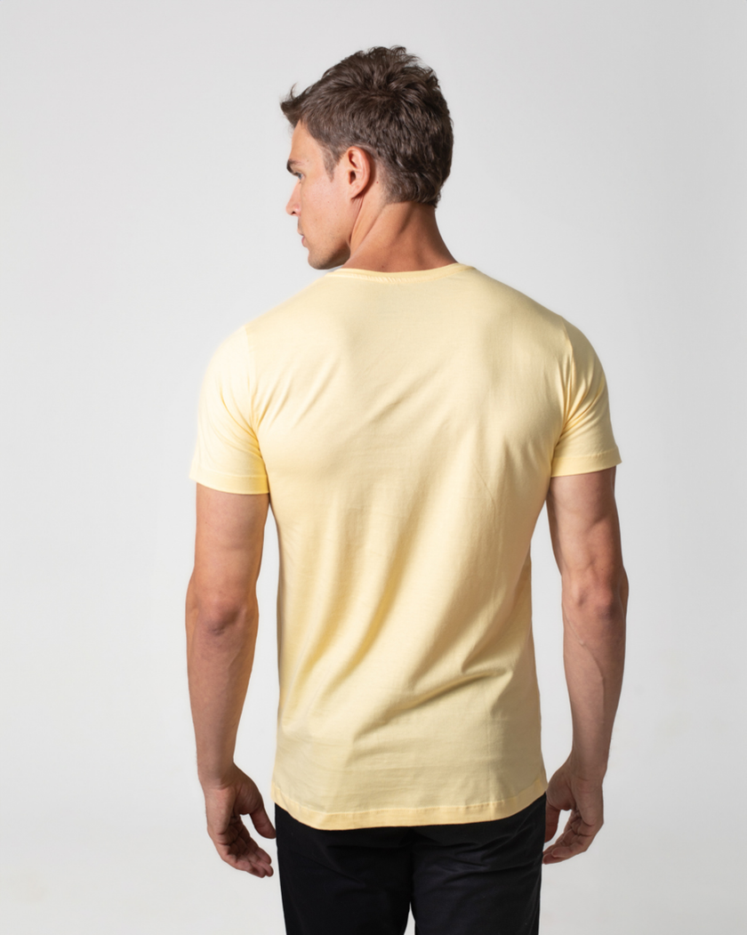 T-SHIRT BÁSICA COM BORDADO
