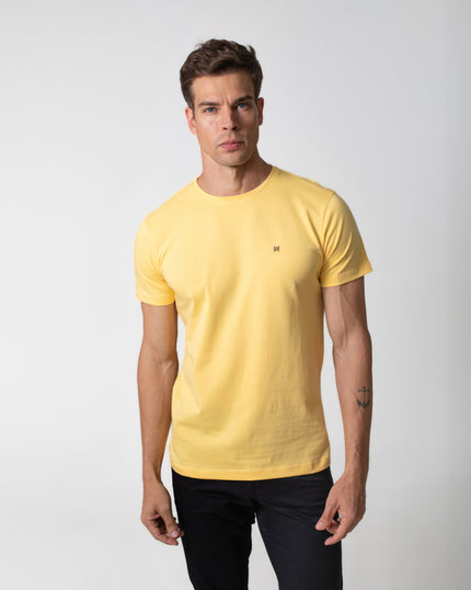 T-SHIRT BASICA/C APLICAÇÃO LOGO