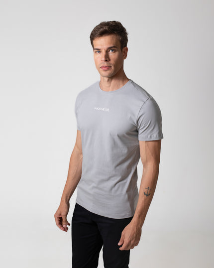 T-SHIRT BÁSICA APLICAÇÃO LOGO