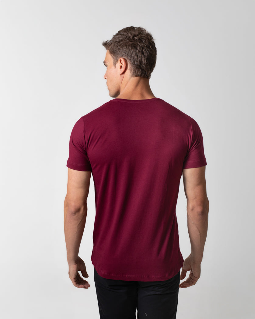 T-SHIRT BÁSICA APLICAÇÃO LOGO