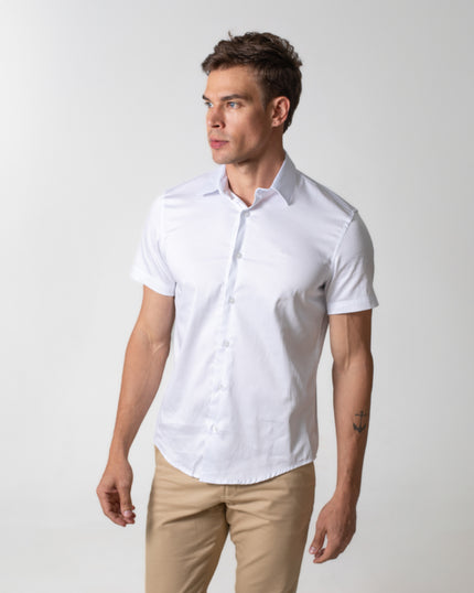 CAMISA BÁSICA COM MANGAS CURTAS EM TRICOLINE
