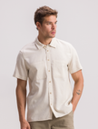 CAMISA MILÃO EM LINHO COM MANGAS CURTAS