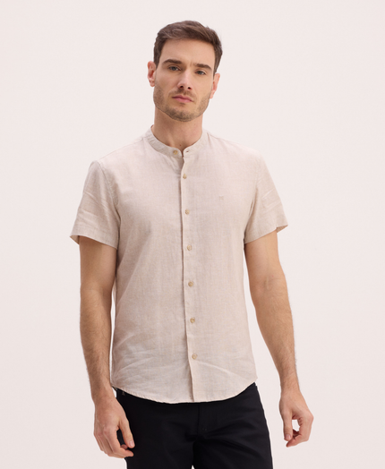 CAMISA EM LINHO COM MANGAS CURTAS